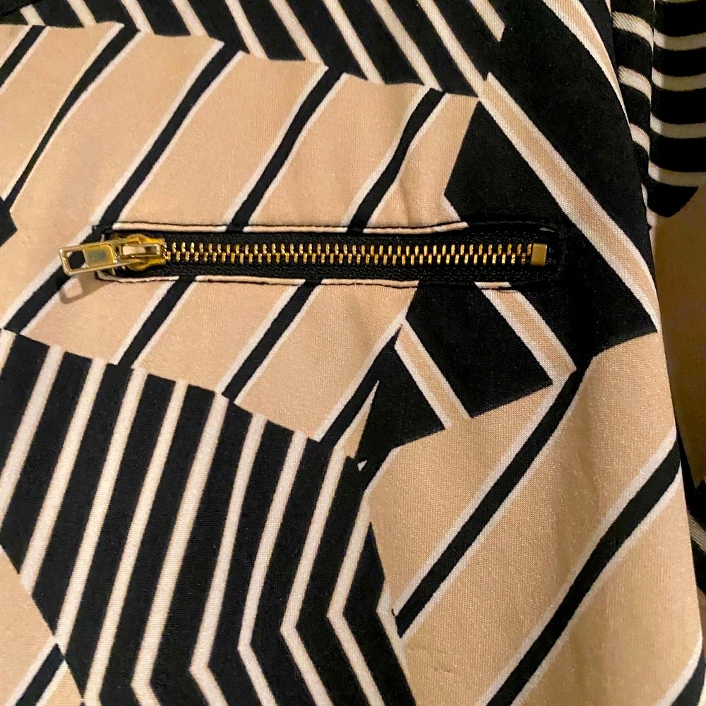 Stripe Geometric Design Top - Picture 3 of 9